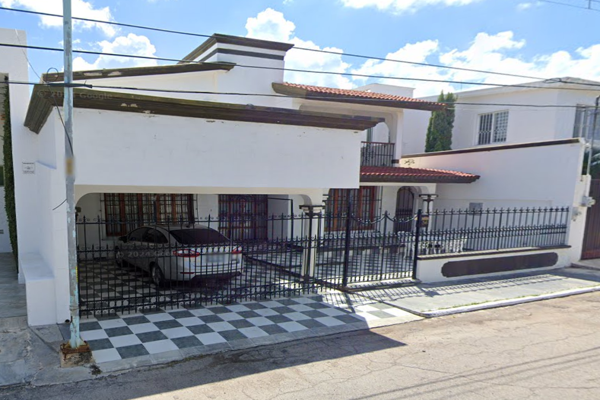 Foto de inmueble en Avenida 2000, Col. Fracciorama 2000 C.P. 24090, Campeche