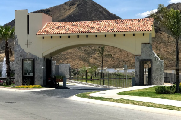 Foto de inmueble en  Alta California #s/n, Col. Residencial Alta California C.P. 45650, Tlajomulco de Zúñiga