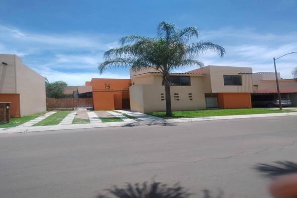 Foto de inmueble en Cto. Puerta del Sol, Puerta Real Residencial Desarrollo Urbana 08, 76910 El Pueblito, Qro., Col. Puerta Real C.P. 76910, Corregidora