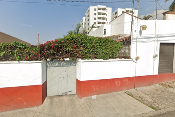 Foto de inmueble en Calzada de Los Reyes #27, Col. Real de Tetela C.P. 62130, Cuernavaca