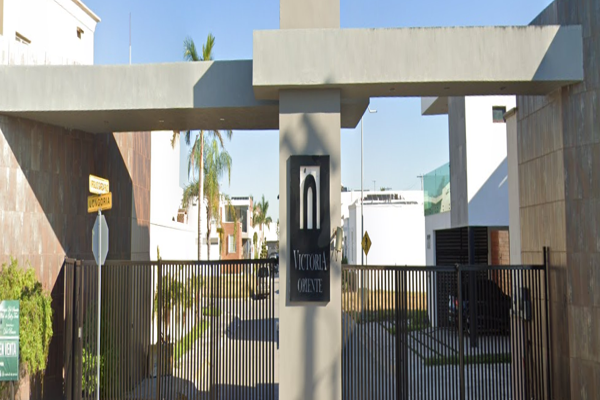 Foto de inmueble en Cda. Virgilio Garza Ruiz, Victoria Secc Fiesta, 87390 Heroica Matamoros, Tamps., Col. Victoria Sección Fiesta C.P. 87390, Matamoros