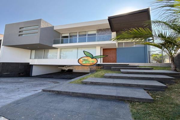 Foto de inmueble en Avenida Adolfo López Mateos Sur 5555 #5555, Col. Residencial Provenza (La Romana) C.P. 45645, Tlajomulco de Zúñiga