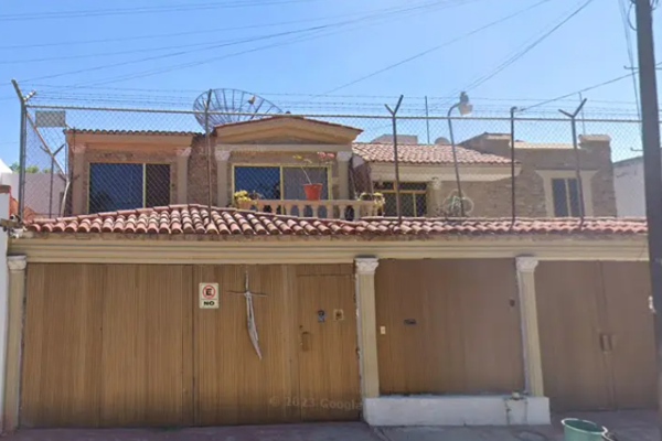Foto de inmueble en Calzada de los Pirules, Col. Ciudad Granja C.P. 45010, Zapopan