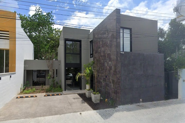 Foto de inmueble en Calle 24 515 #515, Col. Paraíso Maya C.P. 97134, Mérida