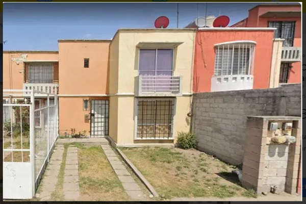 Foto de inmueble en Avenida de los Laureles #s/n, Col. Jardines de San Miguel C.P. 54715, Cuautitlán Izcalli