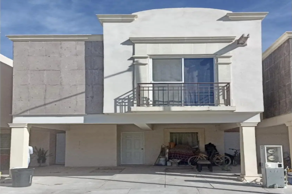 Foto de inmueble en  CIRCUITO OZUNA, Col. Villas de San Ángel III C.P. 27086, Torreón