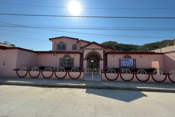 Foto de inmueble en C Bugambilias 5 Melaque Jalisco, Col. San Patricio O Melaque C.P. 48980, Cihuatlán