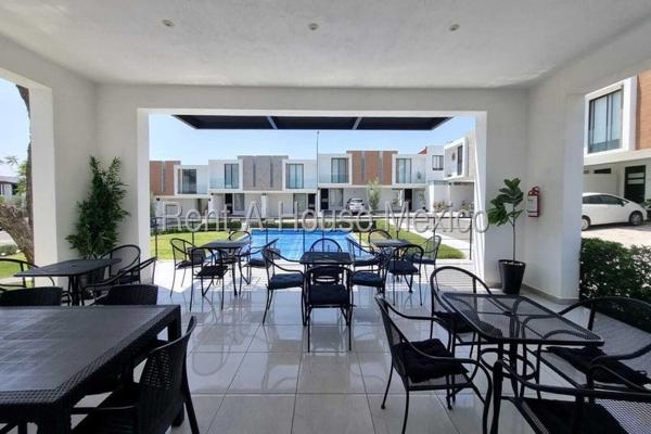 Foto de inmueble en Agave #s/n, Col. Residencial el Refugio C.P. 76146, Querétaro