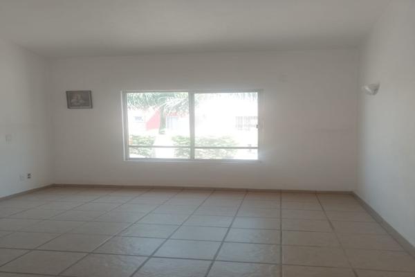 Foto de inmueble en San Camilo #3030, Col. Parques Santa Cruz Del Valle C.P. 45615, San Pedro Tlaquepaque