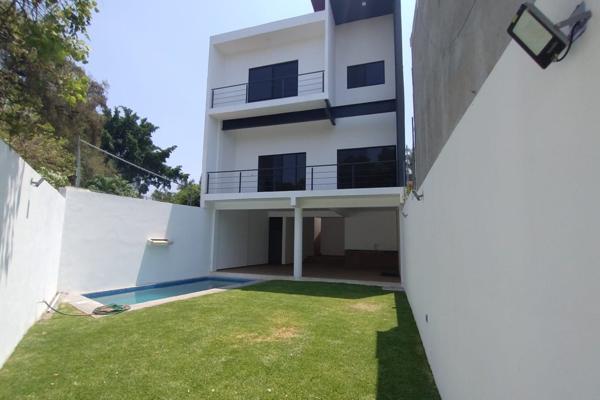 Foto de inmueble en Paseo de Burgos, Col. Burgos C.P. 62584, Temixco