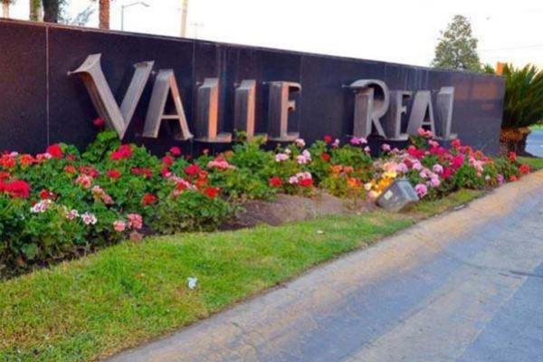 Foto de inmueble en Paseo San Víctor, Col. Valle Real C.P. 45019, Zapopan