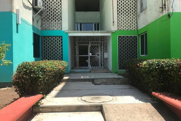 Foto de inmueble en edificio pemex, Col. Rancho Alegre I C.P. 96558, Coatzacoalcos