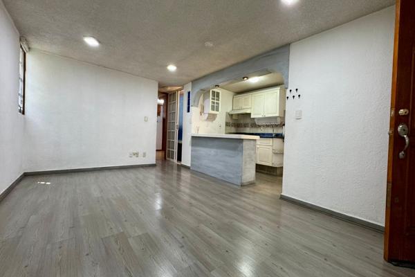 Foto de inmueble en Avenida Lomas Verdes, Lomas Verdes, 53120 Naucalpan de Juárez, Méx., Col. Lomas Verdes (Conjunto Lomas Verdes) C.P. 53120, Naucalpan de Juárez