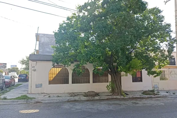 Foto de inmueble en Eglantinas #233, Col. Acueducto C.P. 25060, Saltillo