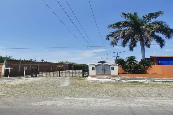 Foto de inmueble en El Alpuyeque, Col. El Tecolote C.P. 28090, Colima