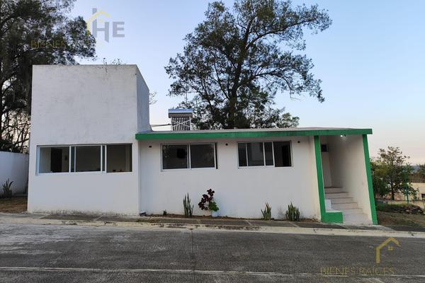Foto de inmueble en  , Col. El Lencero C.P. 91640, Emiliano Zapata