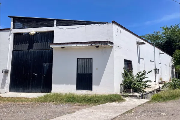 Foto de inmueble en El paraíso, Col. Atlacholoaya C.P. 62790, Xochitepec