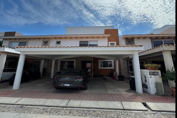 Foto de inmueble en  , Col. El Secreto C.P. 82103, Mazatlán