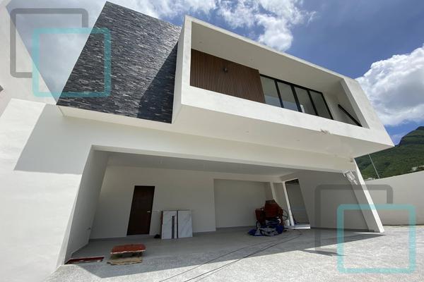 Foto de inmueble en  , Col. El Uro C.P. 64986, Monterrey