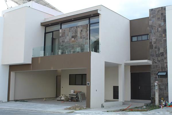 Foto de inmueble en  , Col. El Uro C.P. 64986, Monterrey