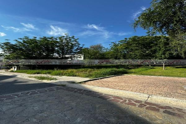 Foto de inmueble en El Uro Oriente, Col. El Uro Oriente C.P. 64985, Monterrey