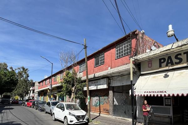 Foto de inmueble en Emiliano Carranza, Col. San Andrés Tetepilco C.P. 09440, Iztapalapa
