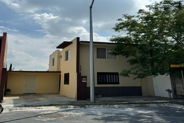 Foto de inmueble en ES HACIENDA SANTA ROSAS, Col. Ex Hacienda Santa Rosa C.P. 66610, Apodaca