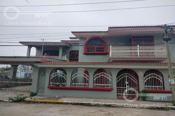 Foto de inmueble en  , Col. Esfuerzo de los Hermanos Del Trabajo C.P. 96430, Coatzacoalcos