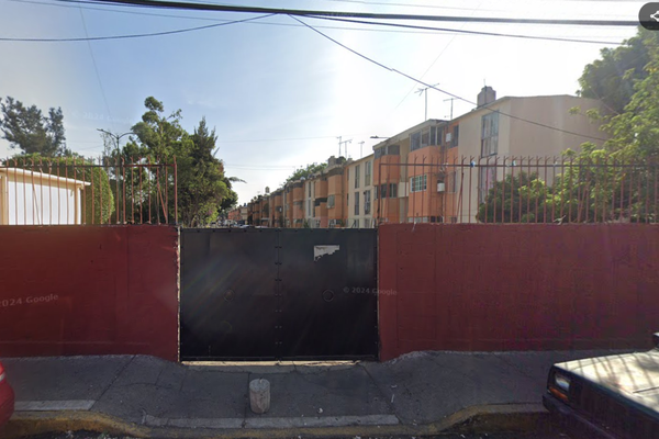 Foto de inmueble en Everardo Gamiz, Col. Año de Juárez C.P. 09780, Iztapalapa