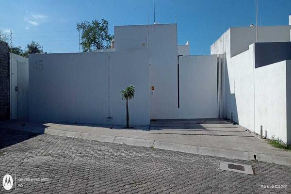 Foto de inmueble en  , Col. Ex-Hacienda de Nogueras Residencial C.P. 28450, Comala