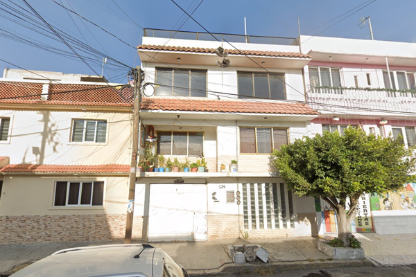 Foto de inmueble en Calle Quince, Col. Las Águilas C.P. 57900, Nezahualcóyotl