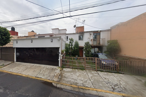 Foto de inmueble en Lutecia, Lomas Estrella 2da Secc, 09890 Ciudad de México, CDMX, Col. Lomas Estrella C.P. 09890, Iztapalapa