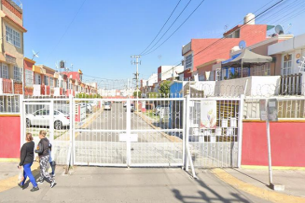 Foto de inmueble en Calle Bosques de México, Col. Los Héroes Tecámac II C.P. 55764, Tecámac