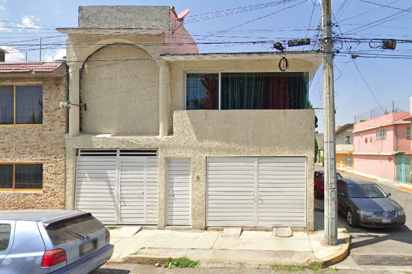 Foto de inmueble en LAGO TANGANICA, Col. Ocho Cedros C.P. 50170, Toluca