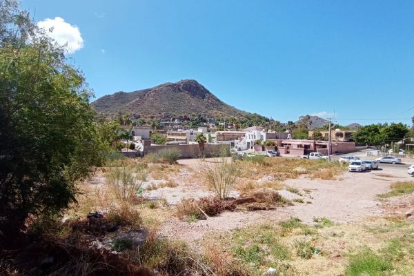 Foto de inmueble en VENTA DE TERRENO EN CALLE 9, Col. Guaymas Centro C.P. 85400, Guaymas