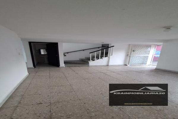 Foto de inmueble en Av Hilario Frías y Soto, Ensueño, Santiago de Querétaro, Qro. #s/n, Col. Ensueño C.P. 76178, Querétaro