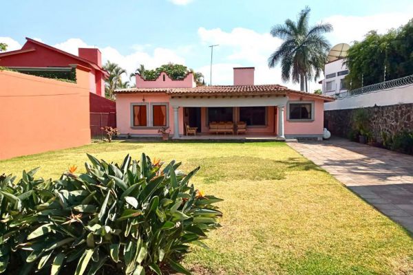 Foto de inmueble en Orquídea #200, Col. Jardines de Reforma C.P. 62269, Cuernavaca