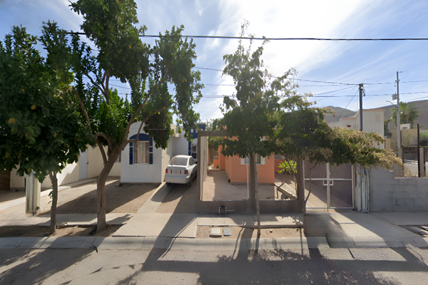 Foto de inmueble en C. Amarilla 462, Cd del Cielo, 23088 La Paz, B.C.S. #462, Col. Ampliación Ayuntamiento C.P. 23088, La Paz