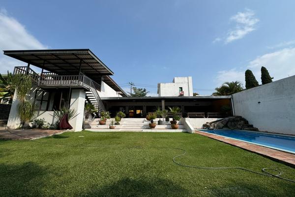 Foto de inmueble en Lomas de Atzingo, Col. Lomas de Atzingo C.P. 62180, Cuernavaca