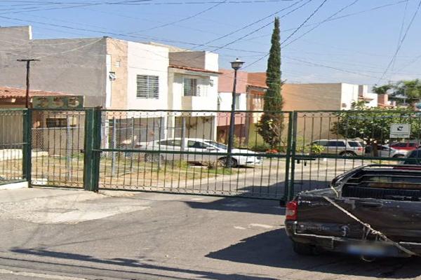 Foto de inmueble en Calle Leonor Pintado  #355, Col. Tetlán II C.P. 44820, Guadalajara