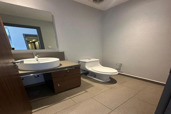 Foto de inmueble en Carr. México-Toluca 3703, Santa Fe, Paseo de las Lomas, Álvaro Obregón, 01330 Ciudad de México, CDMX #3703, Col. Paseo de las Lomas C.P. 01330, Álvaro Obregón