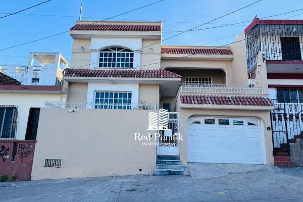 Foto de inmueble en En el Centro Mazatlán Sin, Col. Centro C.P. 82000, Mazatlán