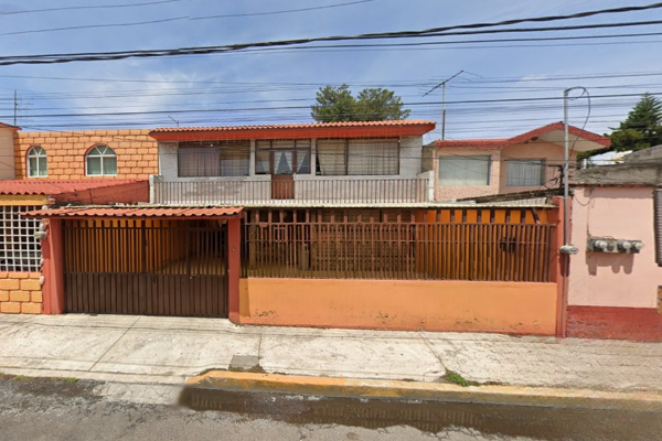 Foto de inmueble en De Los Huicholes, Col. Santa Cruz Acatlán C.P. 53150, Naucalpan de Juárez