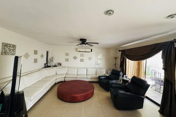 Foto de inmueble en Felipe villanueva, Col. Colinas de San Jerónimo C.P. 64630, Monterrey