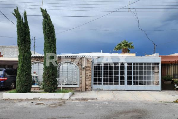 Foto de inmueble en Filemón Garza, Col. Las Margaritas C.P. 27130, Torreón