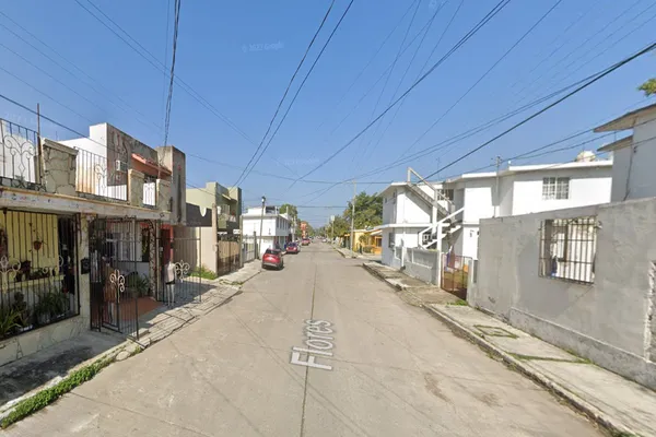 Foto de inmueble en Flores #516, Col. Tamaulipas C.P. 89060, Tampico