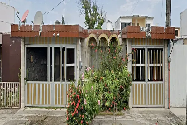 Foto de inmueble en  , Col. Floresta C.P. 91940, Veracruz