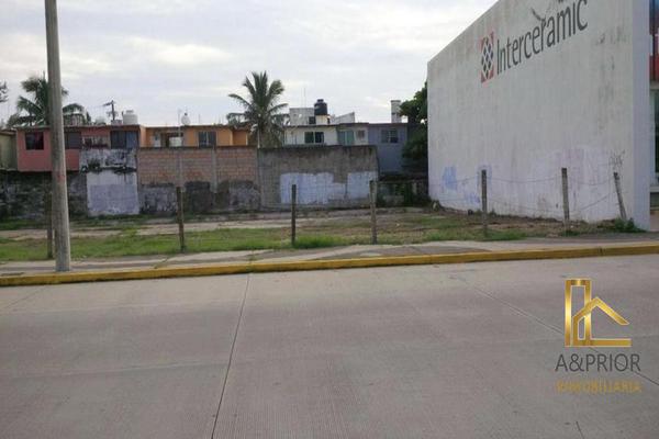 Foto de inmueble en  , Col. FOVISSSTE C.P. 96537, Coatzacoalcos
