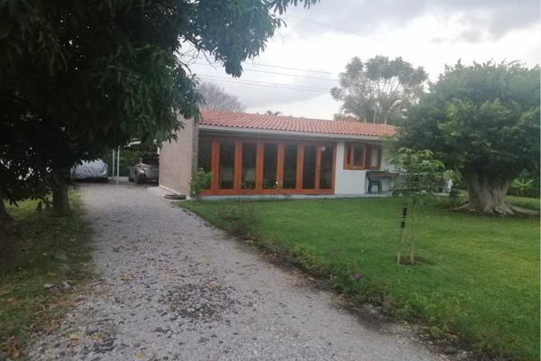 Foto de inmueble en Fraccionamiento el paraje #-, Col. El Paraje Texcal C.P. 62573, Jiutepec