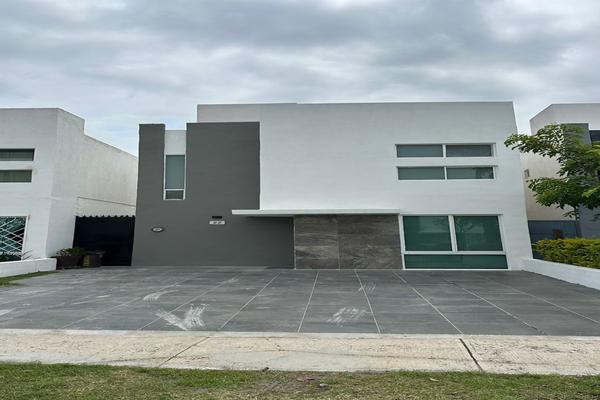 Foto de inmueble en Fraccionamiento Pontevedra coto lira, Col. Pontevedra C.P. 45645, Tlajomulco de Zúñiga